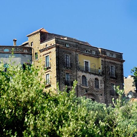 Residenza Matarazzo E Le Sue Soffitte Apartment Castellabate Luaran gambar