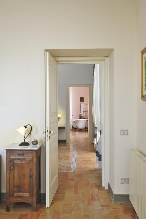 Residenza Matarazzo E Le Sue Soffitte Apartment Castellabate Luaran gambar