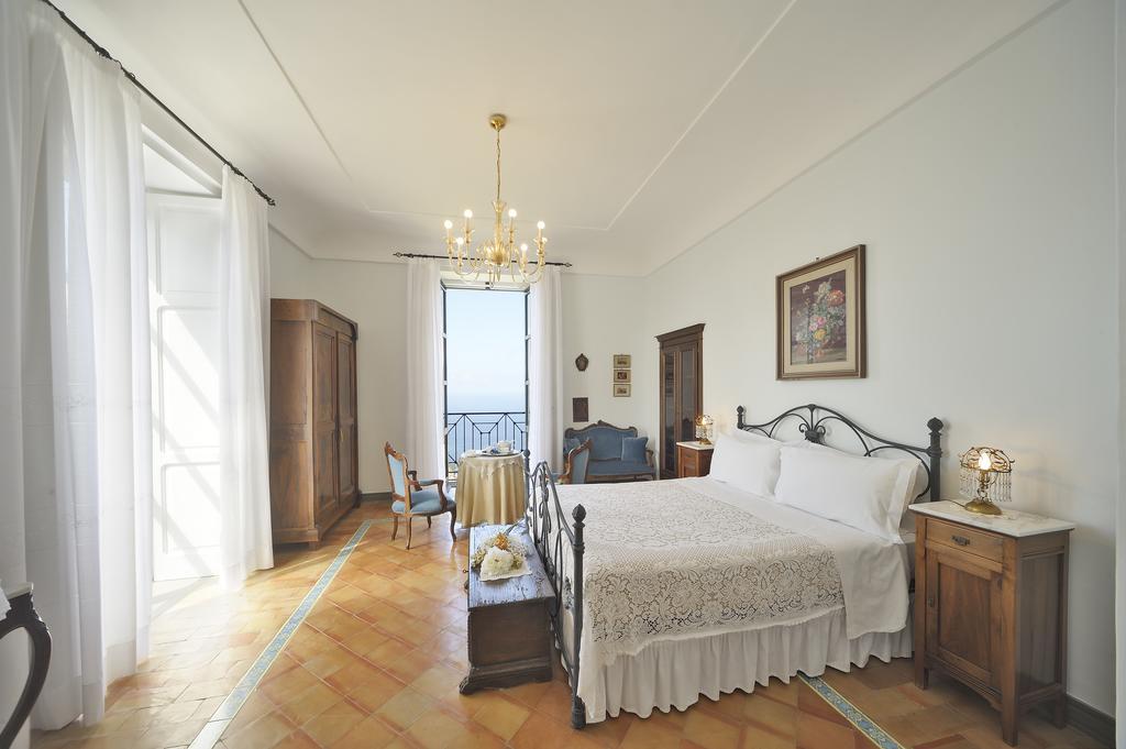 Residenza Matarazzo E Le Sue Soffitte Apartment Castellabate Bilik gambar