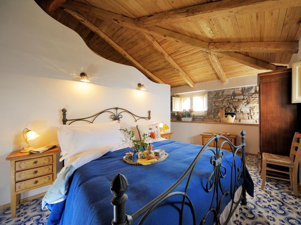 Residenza Matarazzo E Le Sue Soffitte Apartment Castellabate Bilik gambar