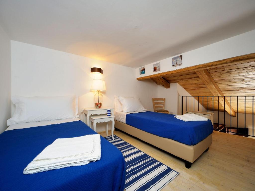 Residenza Matarazzo E Le Sue Soffitte Apartment Castellabate Bilik gambar