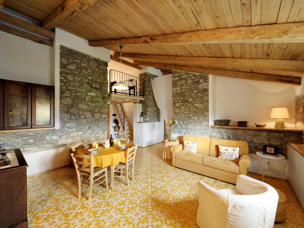 Residenza Matarazzo E Le Sue Soffitte Apartment Castellabate Bilik gambar
