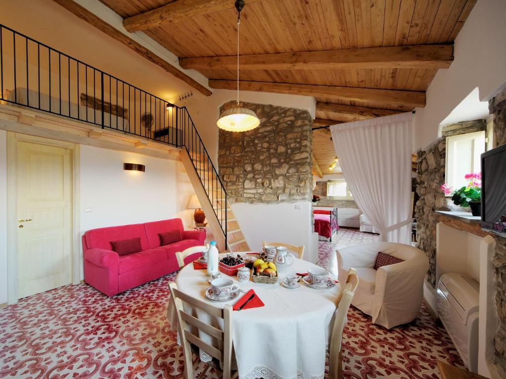 Residenza Matarazzo E Le Sue Soffitte Apartment Castellabate Bilik gambar