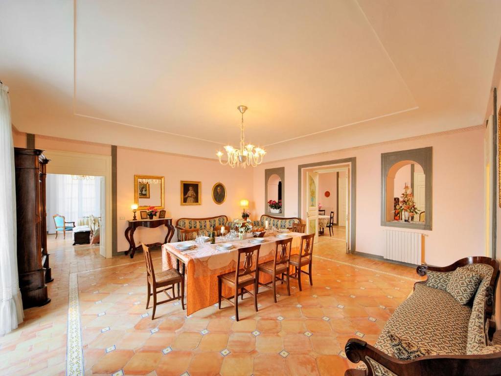 Residenza Matarazzo E Le Sue Soffitte Apartment Castellabate Bilik gambar